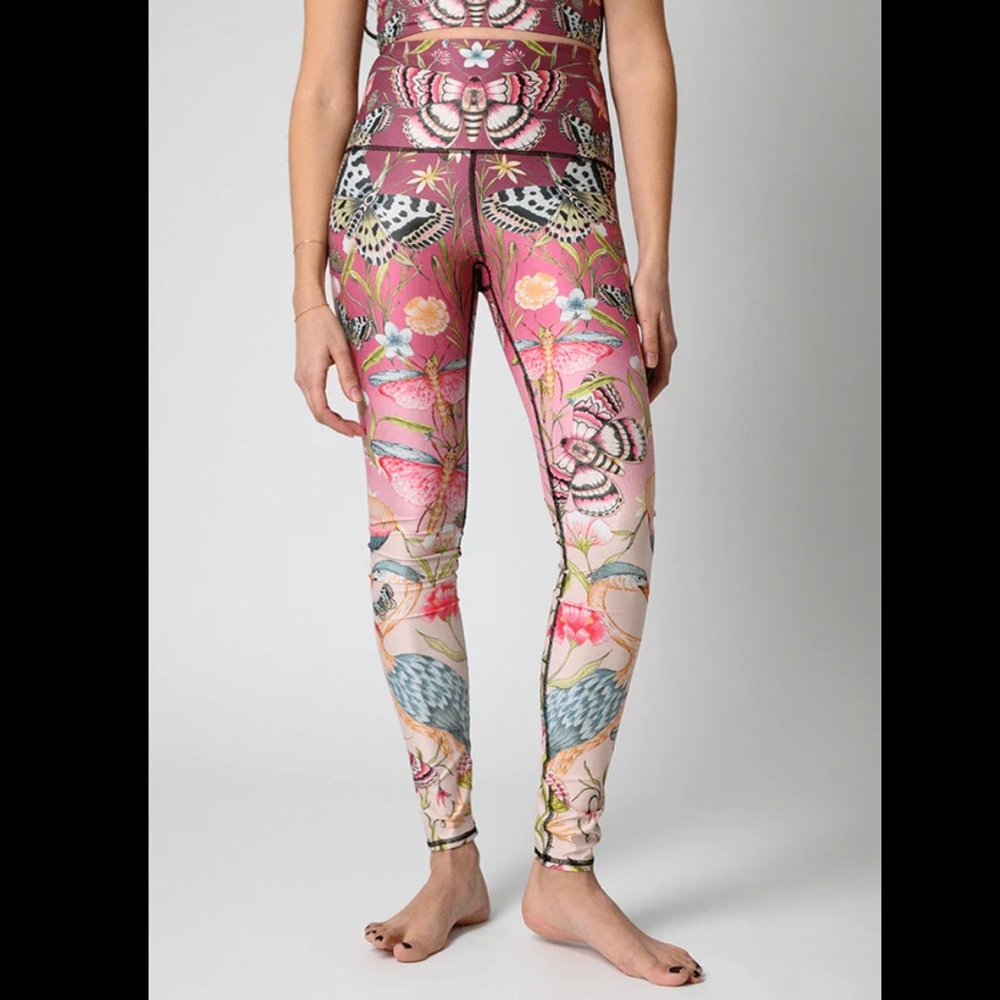 Yoga democracy Pretty in Pink high rise Leggings NWT